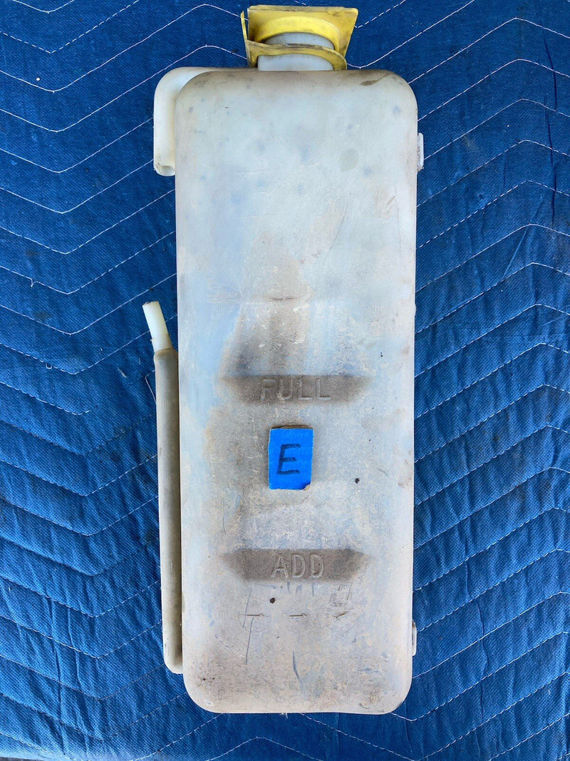 1997-2002 Jeep Wrangler TJ Engine Coolant Reservoir Tank 52028065ac OEM #3274M