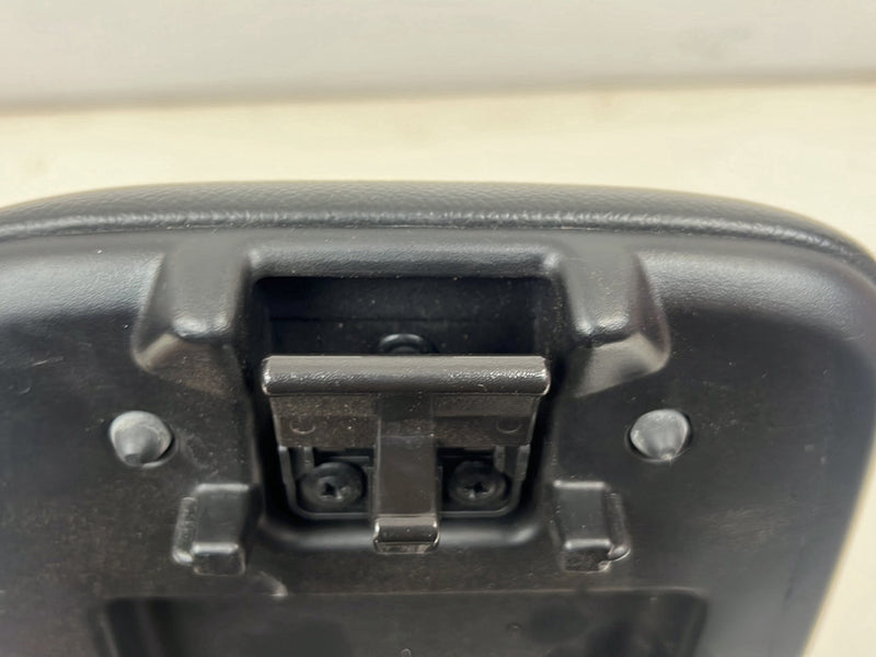 2012 Chevrolet Captiva Sport - Center Console