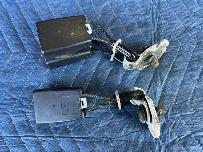 1998-2003 Jaguar XJR XJ8 X308 Rear Seat Belt Buckle Receiver Set Of 3 OEM #4702E
