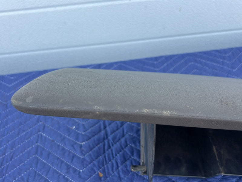 2003-2006 Chevrolet Silverado - Glove Box