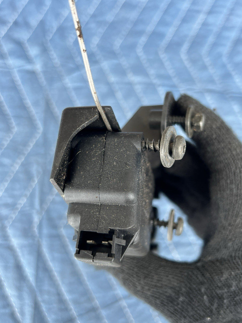 1993-1997 Volvo 850 850R Gas Fuel Door Lock Actuator Release 3509749 OEM #4472E