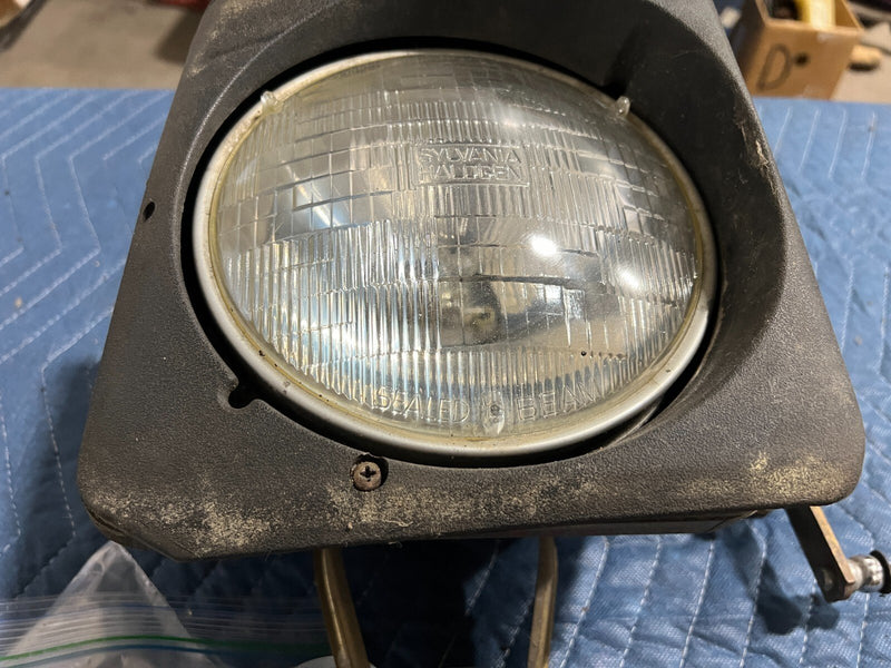 1983-1985 Porsche 944 Front Passenger Right Headlight Lamp Assembly OEM #2483EM