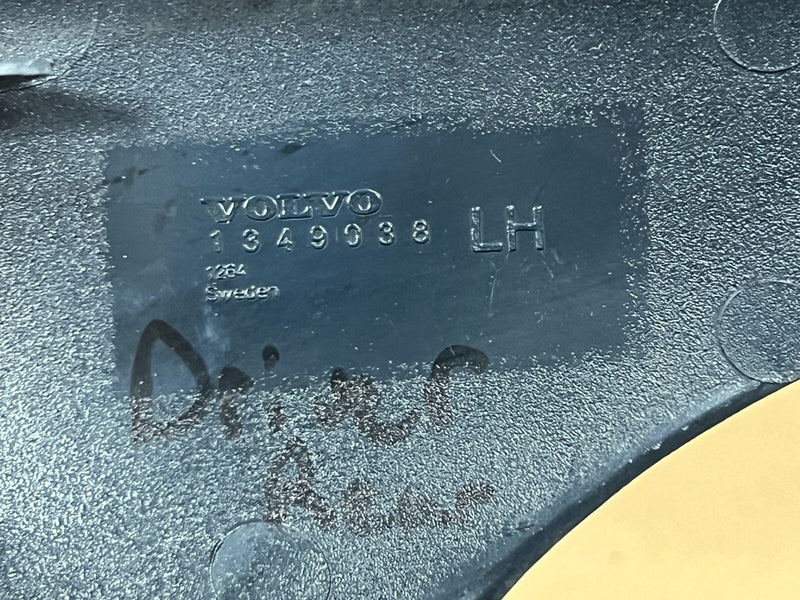 Volvo PN: 1349039, 1349038