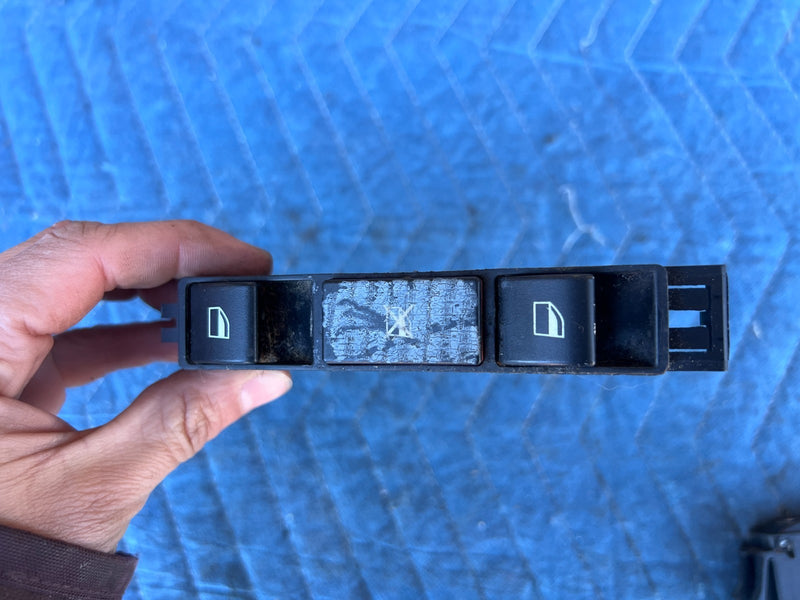 2002-2005 BMW 330xi 325xi E46 Center Console Window Switch Panel OEM #4811EM