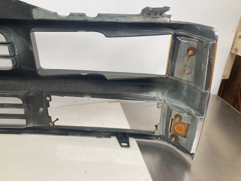 1995-1998 Chevrolet Silverado 2500 GMT400 Front Grille 15981091
