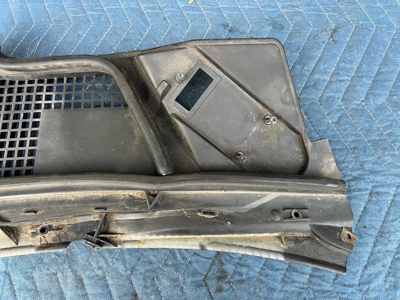 1998-2003 Mercedes W210 E320 Windshield Wiper Cowl Cover Trim Screen OEM #4663EM