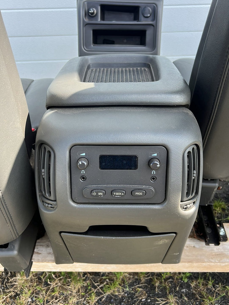 1999-2006 Chevrolet Silverado Front Seat Gray Leather Center Console OEM #5615EM
