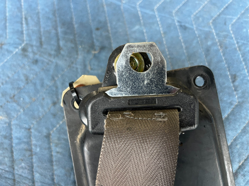 1985-1988 Suzuki Samurai SJ413 Driver Front Seatbelt Retractor OEM #2317CN