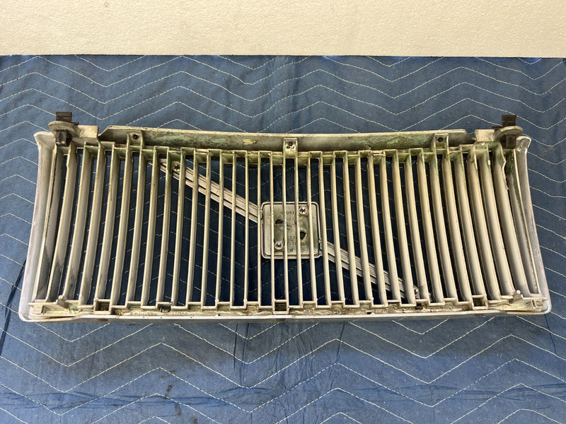 1992-1995 Volvo 940 740 Front Chrome Grille Assembly 3518885 Trim OEM #3168EM
