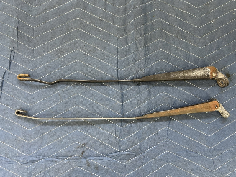 1992-1995 Volvo 940 740 Front Windshield Wiper Arm Pair Left & Right OEM #2LB