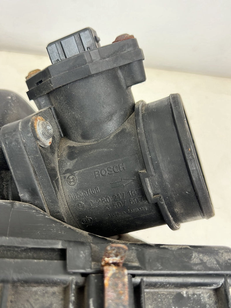 1993-1997 Volvo 850 Air Cleaner Filter Box Housing 6842884 OEM