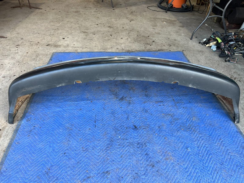 1999-2002 Chevy Silverado GM 1500 2500 Front Bumper w/ Chrome Trim OEM #1856CN