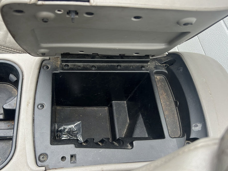 Chevrolet Silverado - Seat Front Pair