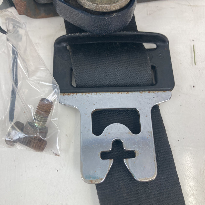 1981-1985 Volvo 240 245 Seat Belt Front Right 1313428 1210574 OEM
