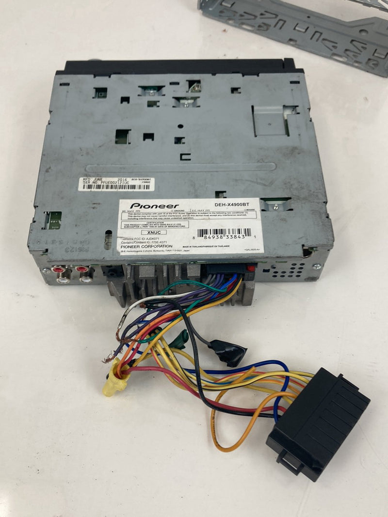 1992 Volvo 940 944 - Radio PN: DEH-X4900BT
