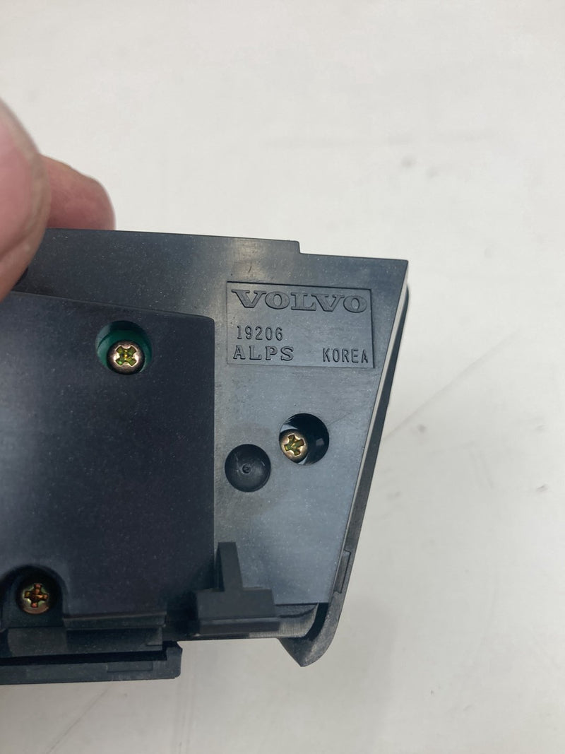 2003-2006 Volvo XC90 Right Rear Headphone Audio Control Switch 8666729 OE #4813M