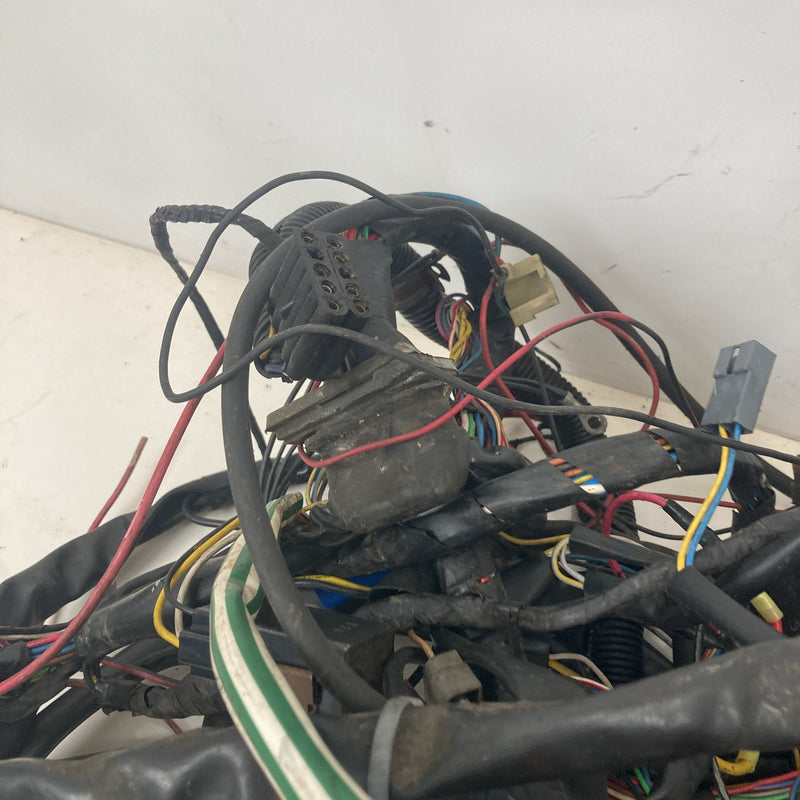 1981-1985 Volvo 240 245 Body Wiring Harness Relays Fuse OEM