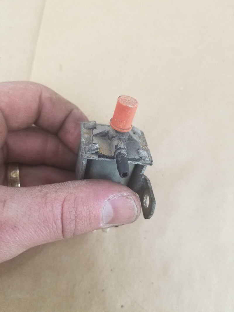 1984-93 BMW E30 318i 325i Fuel Tank Breather Vacuum EVAP Purge Valve OEM #CN537