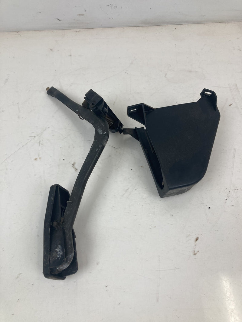 1981-1985 Volvo 240 245 Gas Pedal Accelerator 1272618 1234415 OEM