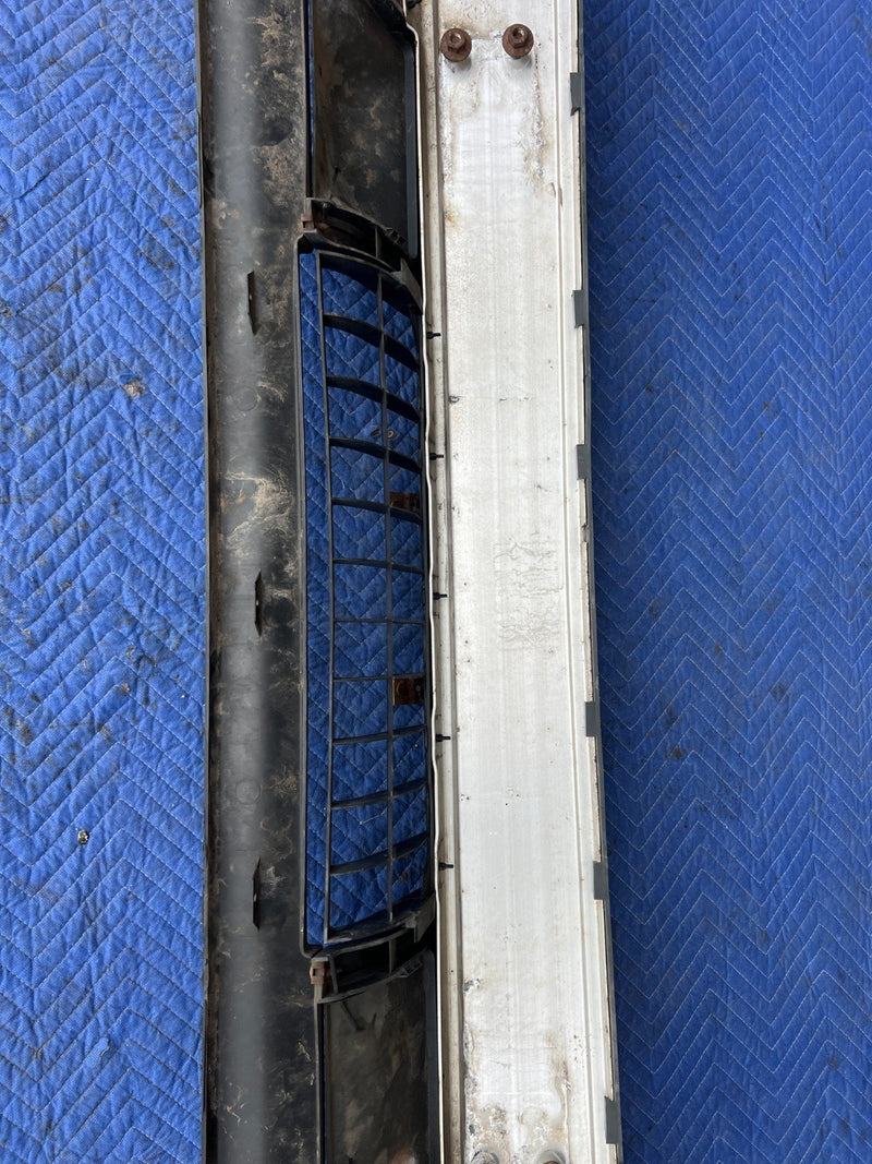 1989-1995 Volvo 740 940 Sedan Front Bumper Cover Trim Guard 1369626 OEM #3822EM