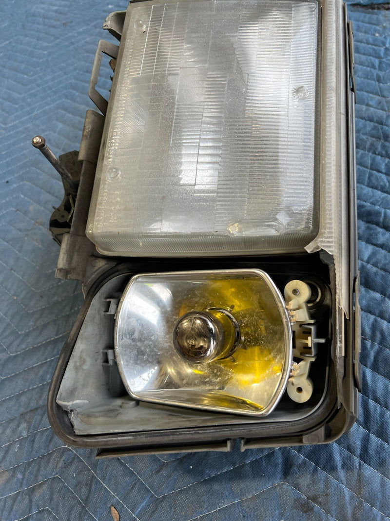 1986-1995 Mercedes 300D W124 Front Right R Passenger Bosch Headlight OEM #2637EM