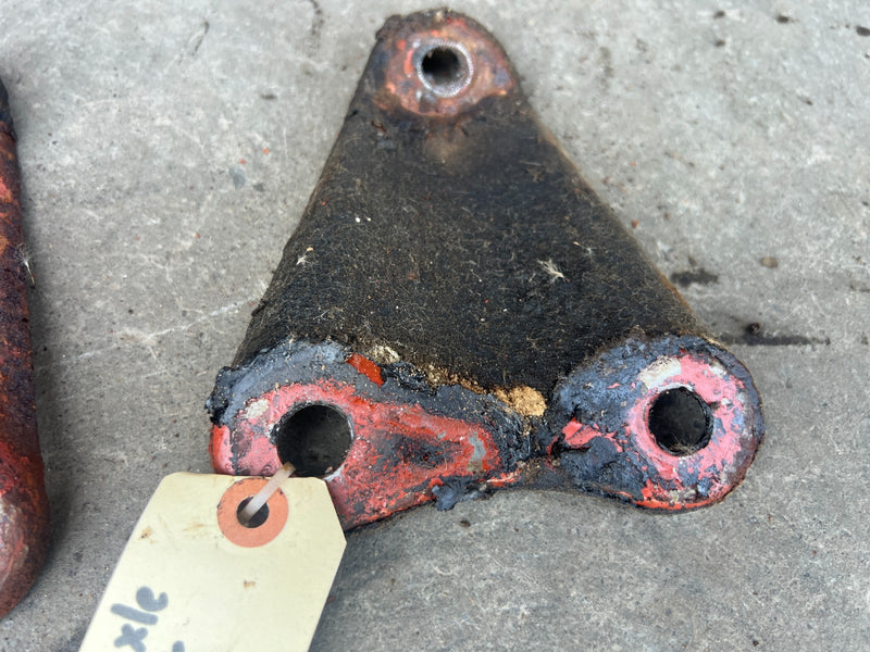 1967-1974 Volvo 140 142 144 145 Rear Axle Right & Left Bracket Brace OEM #4940EM
