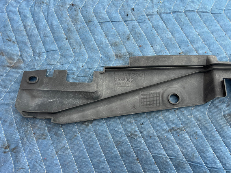 1989-1995 Volvo 740 940 Sedan Radiator Grille Cover Trim 3538306 OEM #3716EM