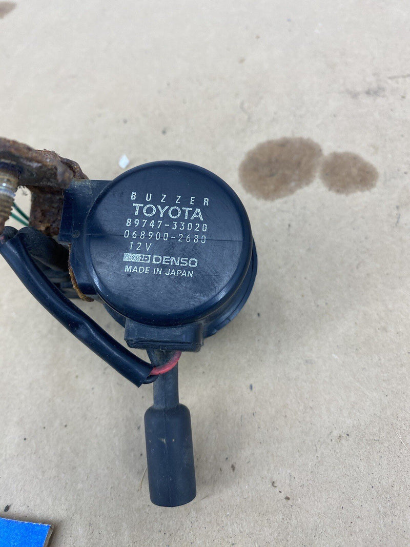 1997-2001 Lexus ES300 Door Lock Buzzer Alarm 89747-33020 Denso OEM #2413E