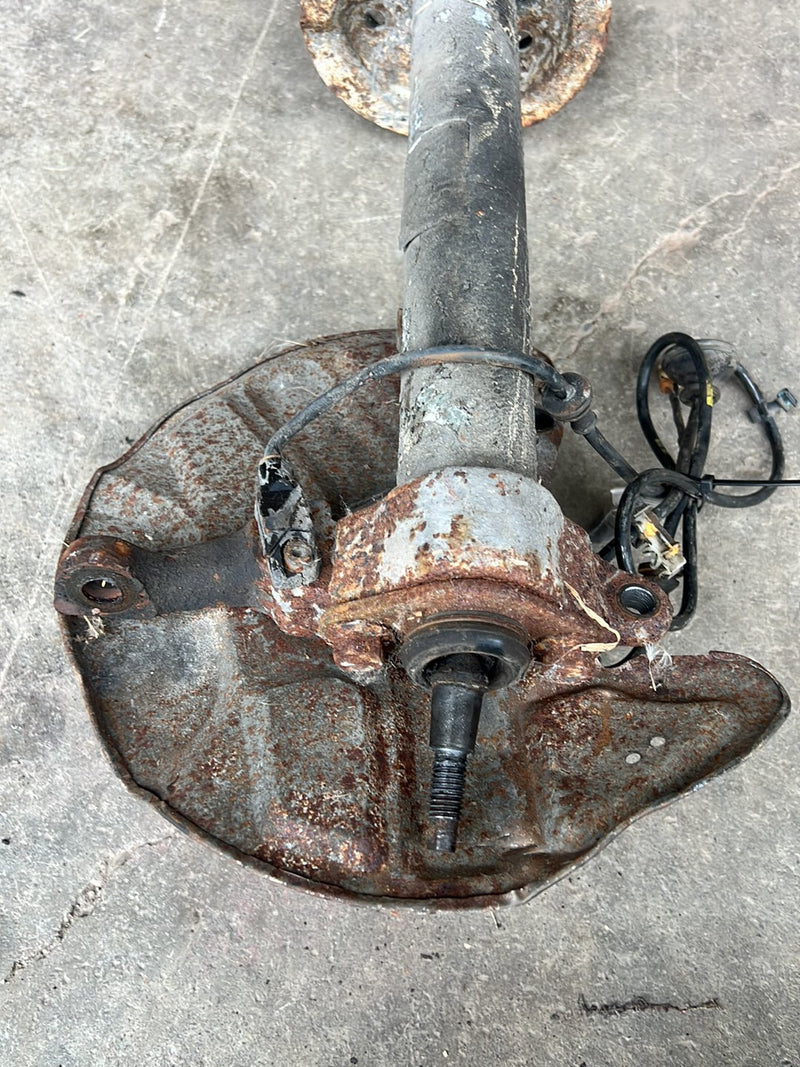 1990-1992 Volvo 740 745 940 Front Right Strut Shock w/ Hub Assembly OEM #5993EM