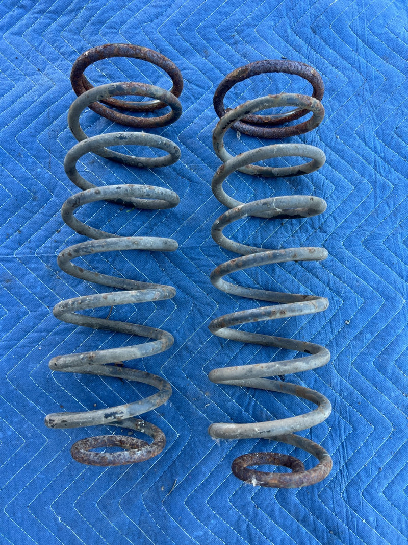 1986-1993 Volvo 240 244 Sedan Rear Coil Spring Pair Suspension L & R OEM #4280EM