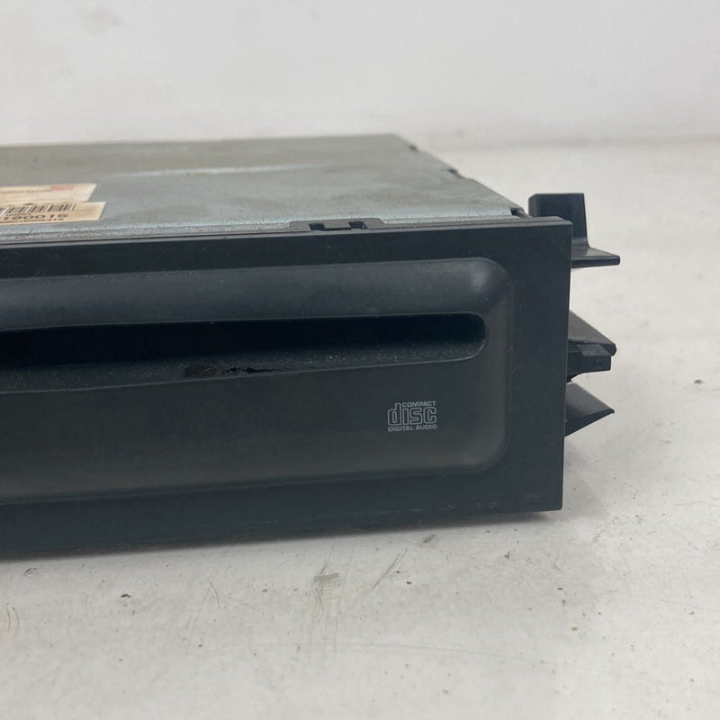 1995-1998 Chevrolet Silverado 2500 GMT400 CD Disk Player 16180015