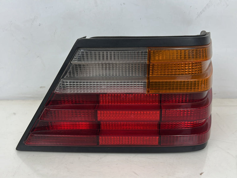 1986-1995 Mercedes-Benz 300D W124 Passenger Right Tail Light Lamp OEM #6058EM