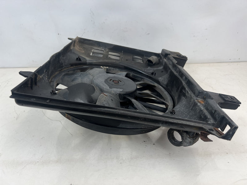 1998-2000 Volvo S70 V70 XC Front Radiator Cooling Fan 9445435 OEM #6900EM