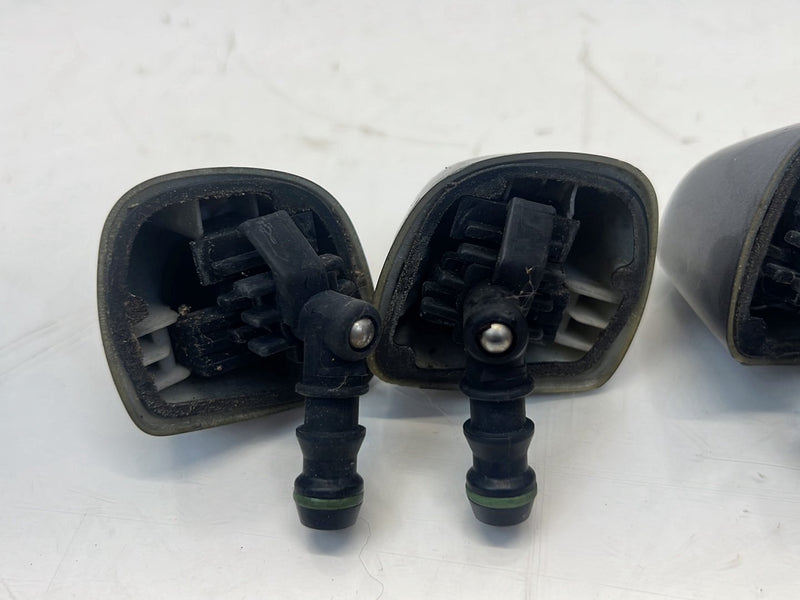 2006 BMW X5 E53 - Headlight Squirter