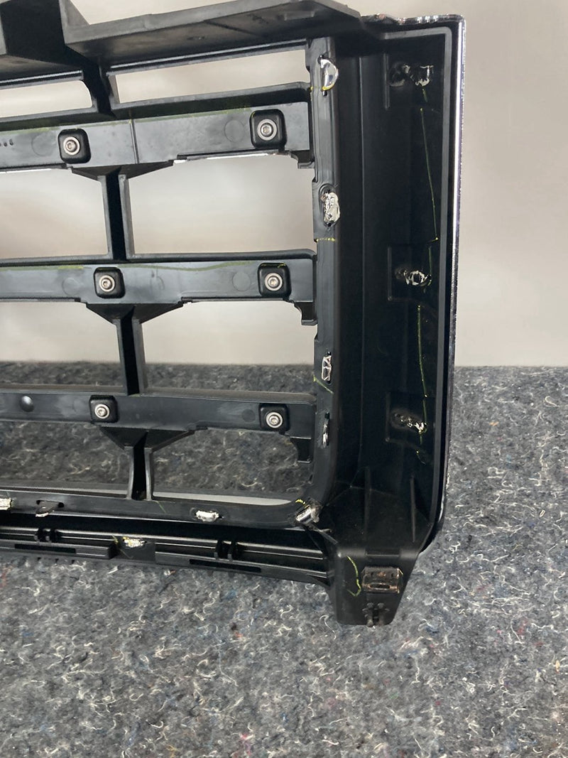 2012-2013 GMC Sierra Radiator Grille GMC 22924486 OEM