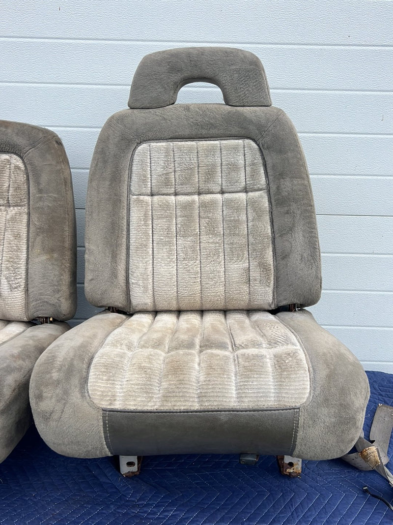 Chevrolet Silverado - Front Seat PN: 22045-1