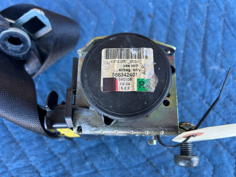 2000-2005 BMW 330xi 325xi E46 Front Passenger RH Seat Belt Retractor OEM #4824EM