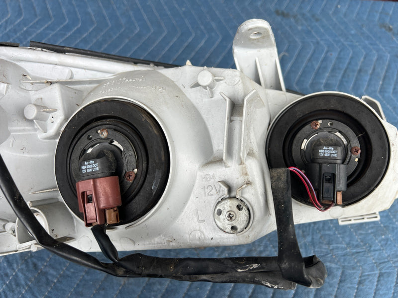 2002-2006  Toyota Camry LH Left Headlight Light Assembly OEM #119DU