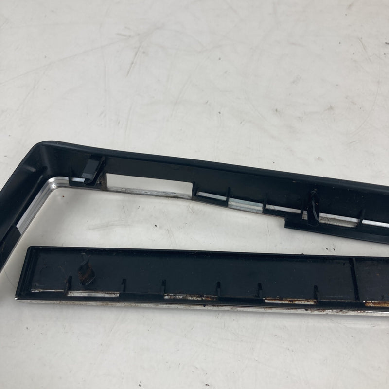 1981-1985 Volvo 240 245 Dash Vent Trim 1202251 OEM