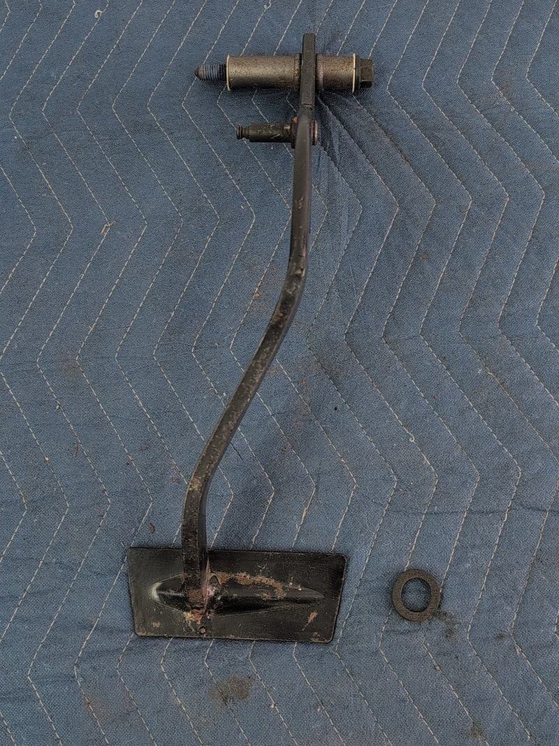 1988-1998 Chevrolet Suburban GMT400 Brake Pedal 15732200 96S267 OEM