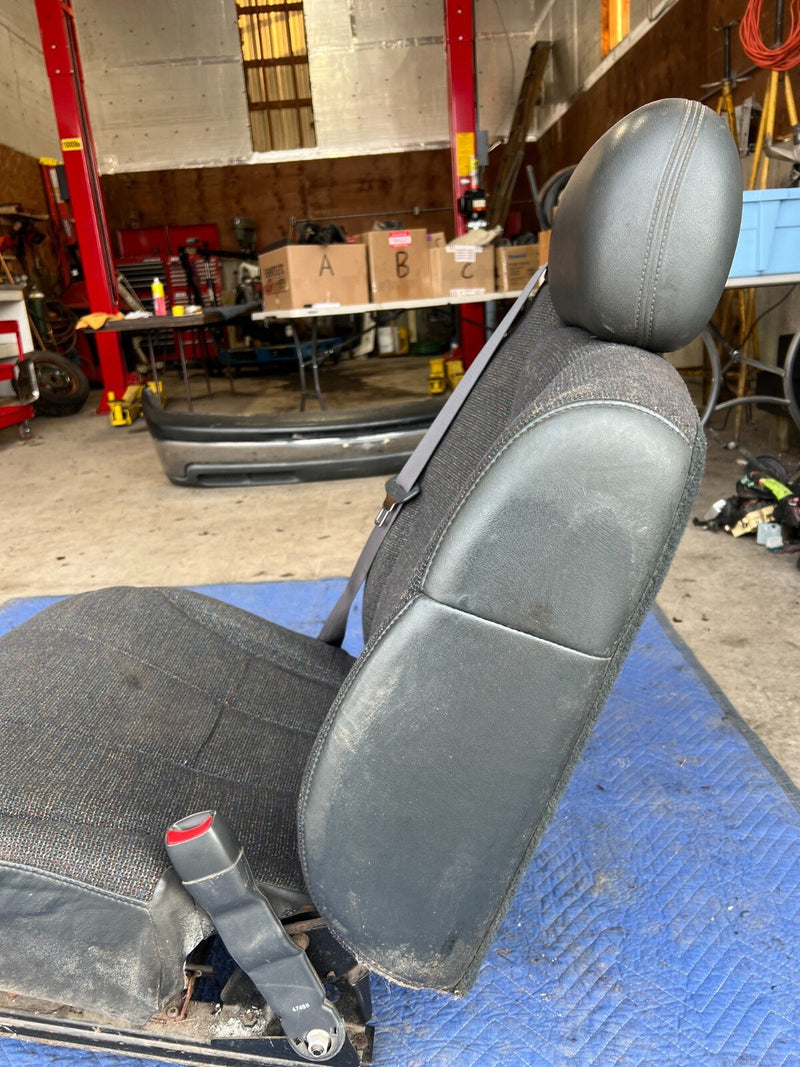 1999-2002 Chevy Silverado GM 1500 2500 Passenger Right RH Cloth Seat OEM #1854CN