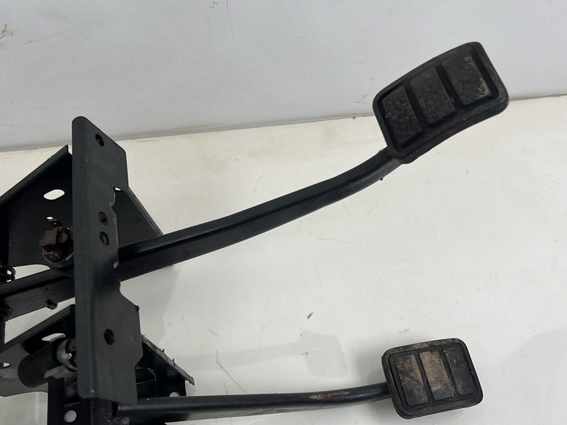 1975-1980 Volvo 244 240 Manual Trans Clutch & Brake Pedal Assembly OEM #5358EM