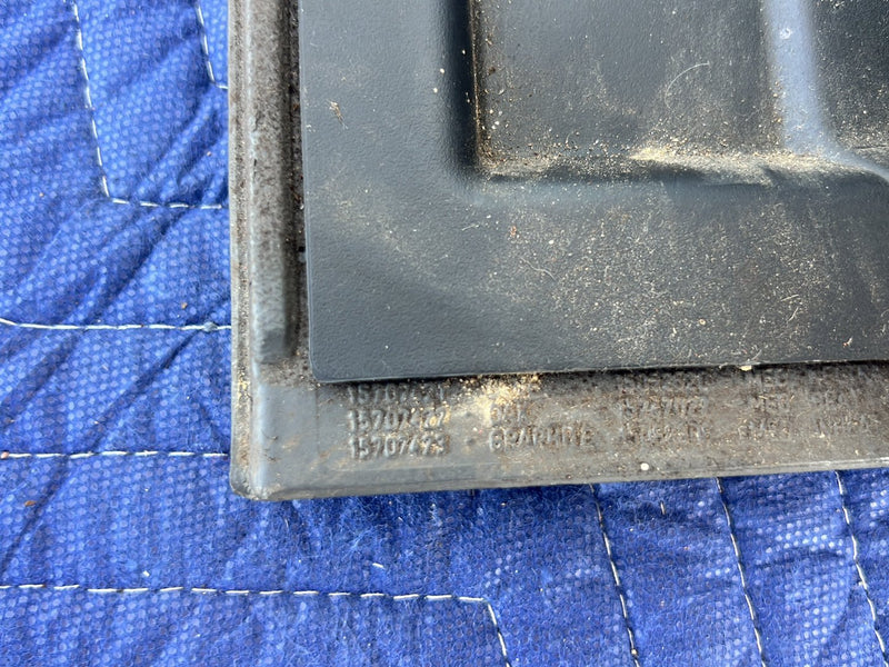 Chevrolet Silverado - Glove Box PN: 15707421