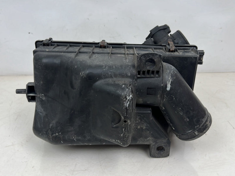 1993-1997 Volvo 850 Air Cleaner Filter Box Housing 6842884 OEM