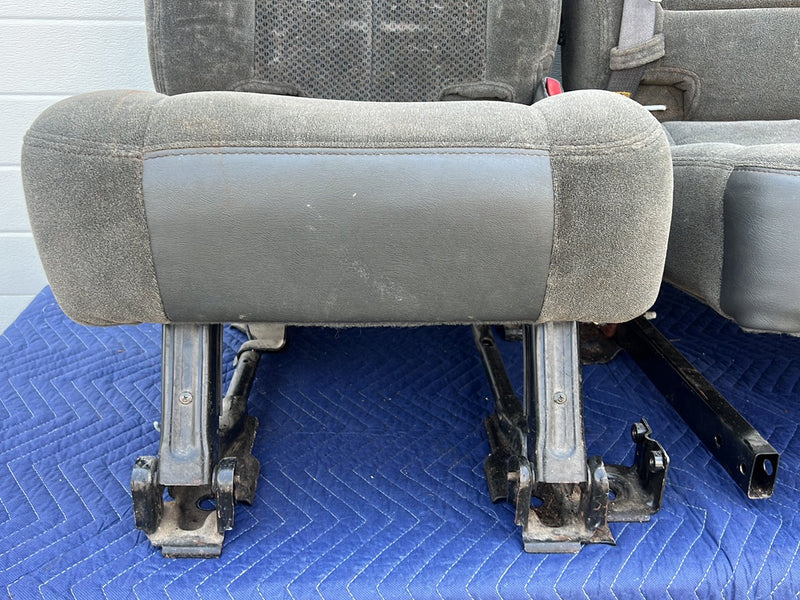 2003-2007 Chevy Silverado GMC Sierra Split Bench Rear Seat Gray Cloth OE #5509EM