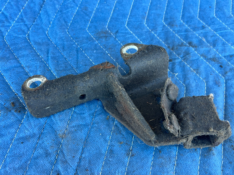 1986-1993 Volvo 240 244 Bell Housing Auto Transmission Line Bracket OEM #4295EM