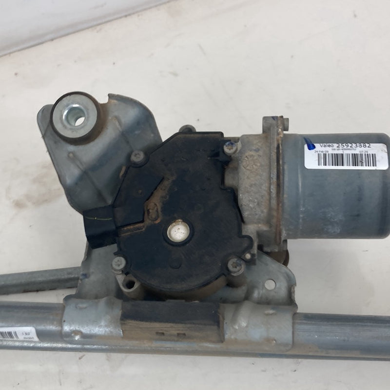 2007-2014 Chevrolet Silverado GMT900 Windshield Wiper Linkage Motor OEM #5342M