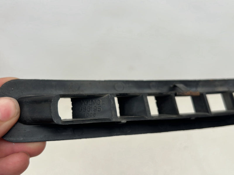 1967-1974 Volvo 140 142 Dash Right & Left Defrost Heat Vent Pair OEM #6496EM