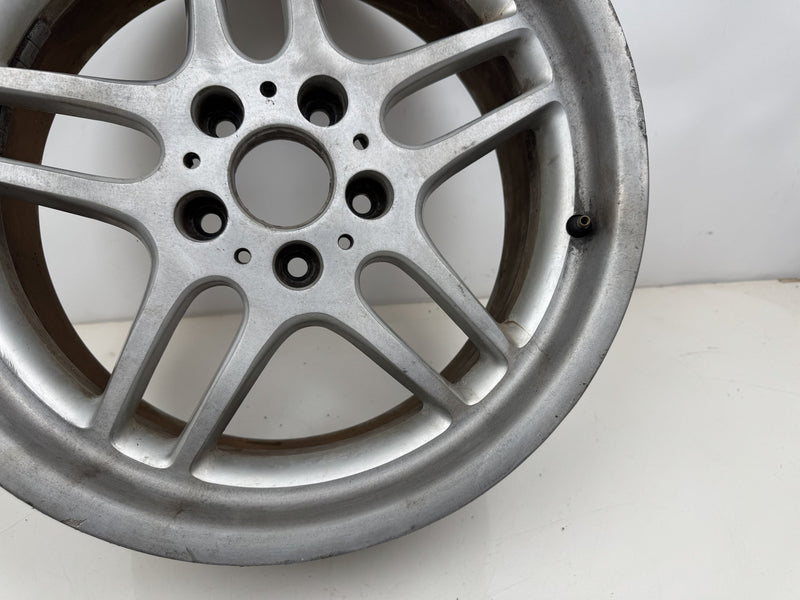 1999 BMW 540i E39 - Wheel