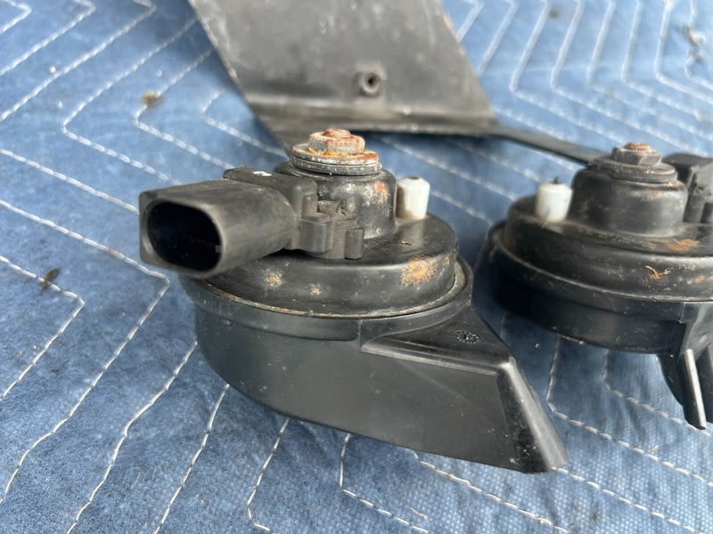 2005-2011 Audi A6 High Low Horn Pair + Bracket 4F0 951 229 OEM #49ZJ